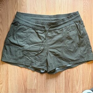 The North Face Olive Cargo Women's Shorts